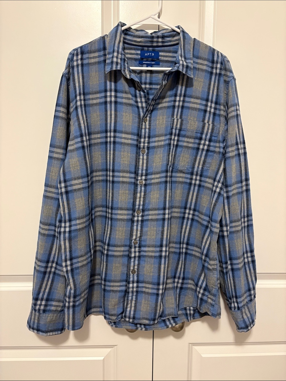Apt. 9 Men’s Blue and Gray Plaid lightweight flannel Button-Down Shirt
